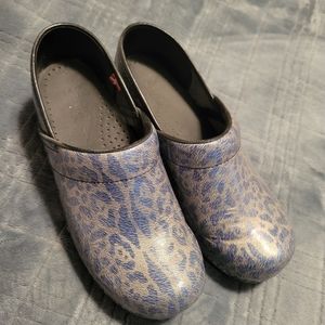 Dansko Sanita nursing clog, 38